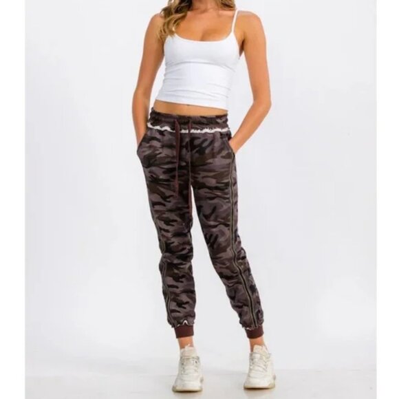 NWT "The Sandy" Plum Camo Joggers - Picture 2 of 12